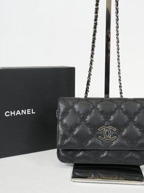 Chanel Hampton Wallet On Chain 2011
